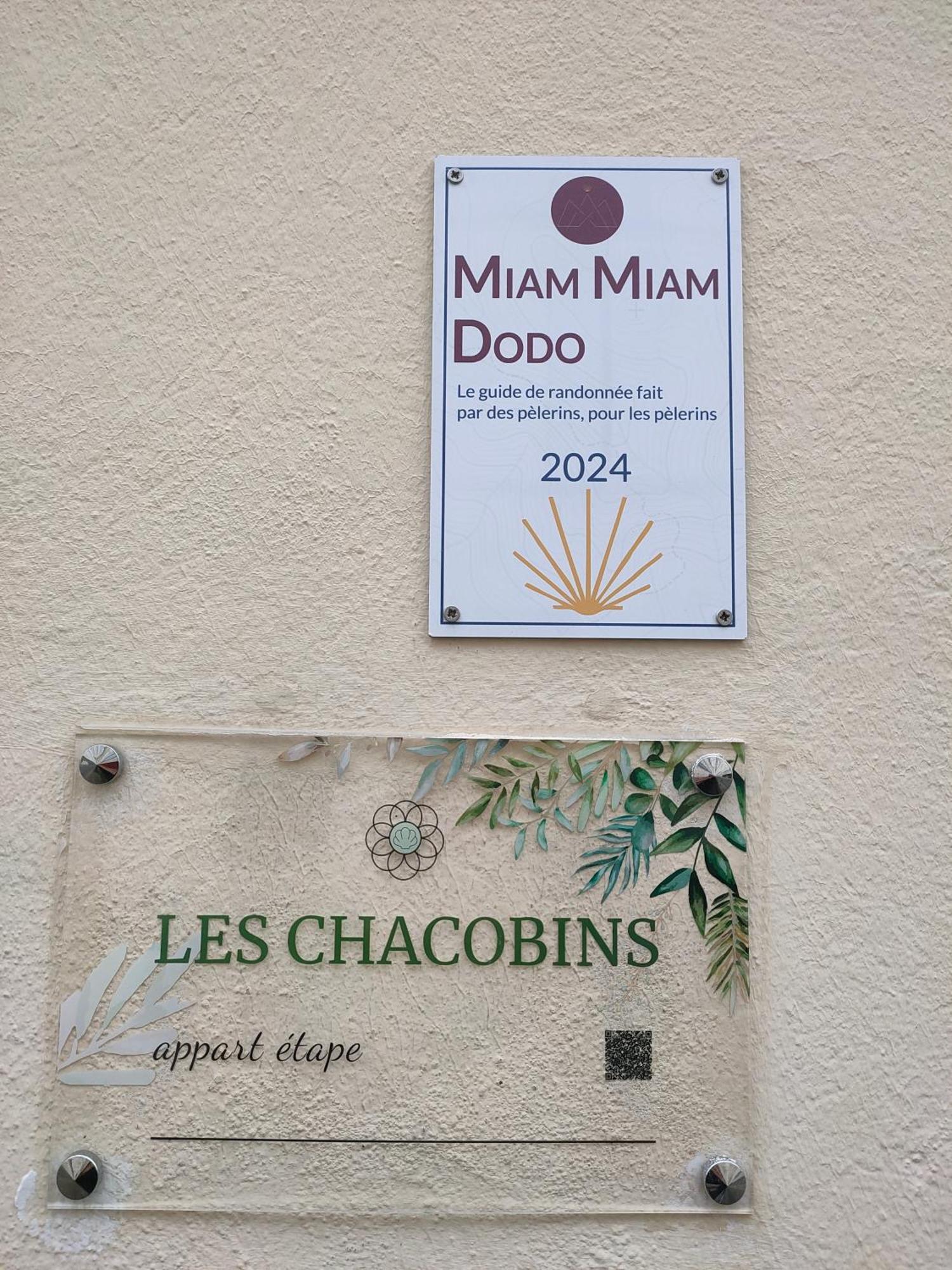 "Les Chacobins" - Appart'Etape Avec Garage Velos La Reole Phòng bức ảnh